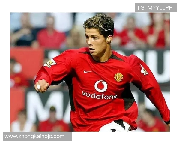 足球传奇人物的崛起与辉煌岁月解析：从草根到世界之巅的拼搏故事